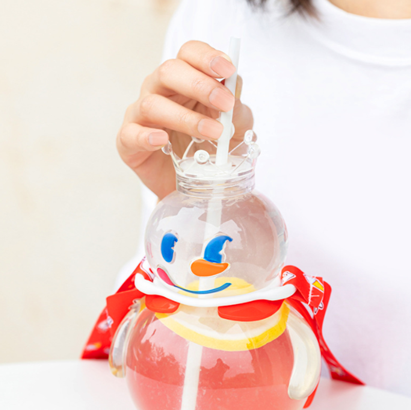 雪王吨吨桶夏季儿童手提可爱大容量奶茶男女运动水壶水桶杯子便携